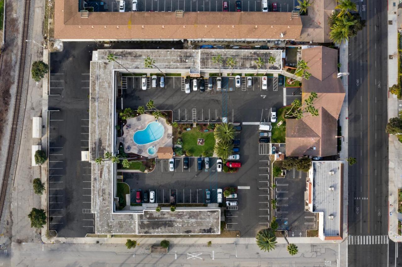 Vagabond Inn Ventura Exterior photo